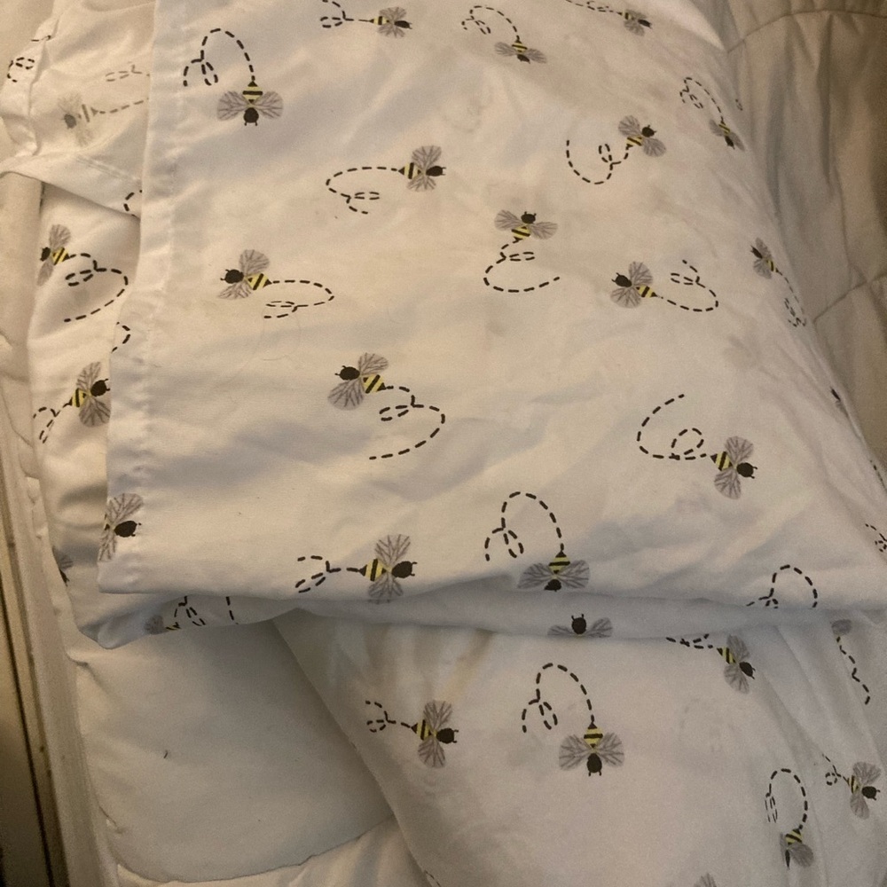 Twin flat and fitted sheets bees